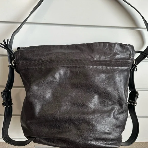 Rough & Tumble Train Bag - Picture 2 of 3